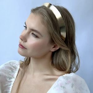 Epona Valley Wide Spun Crown